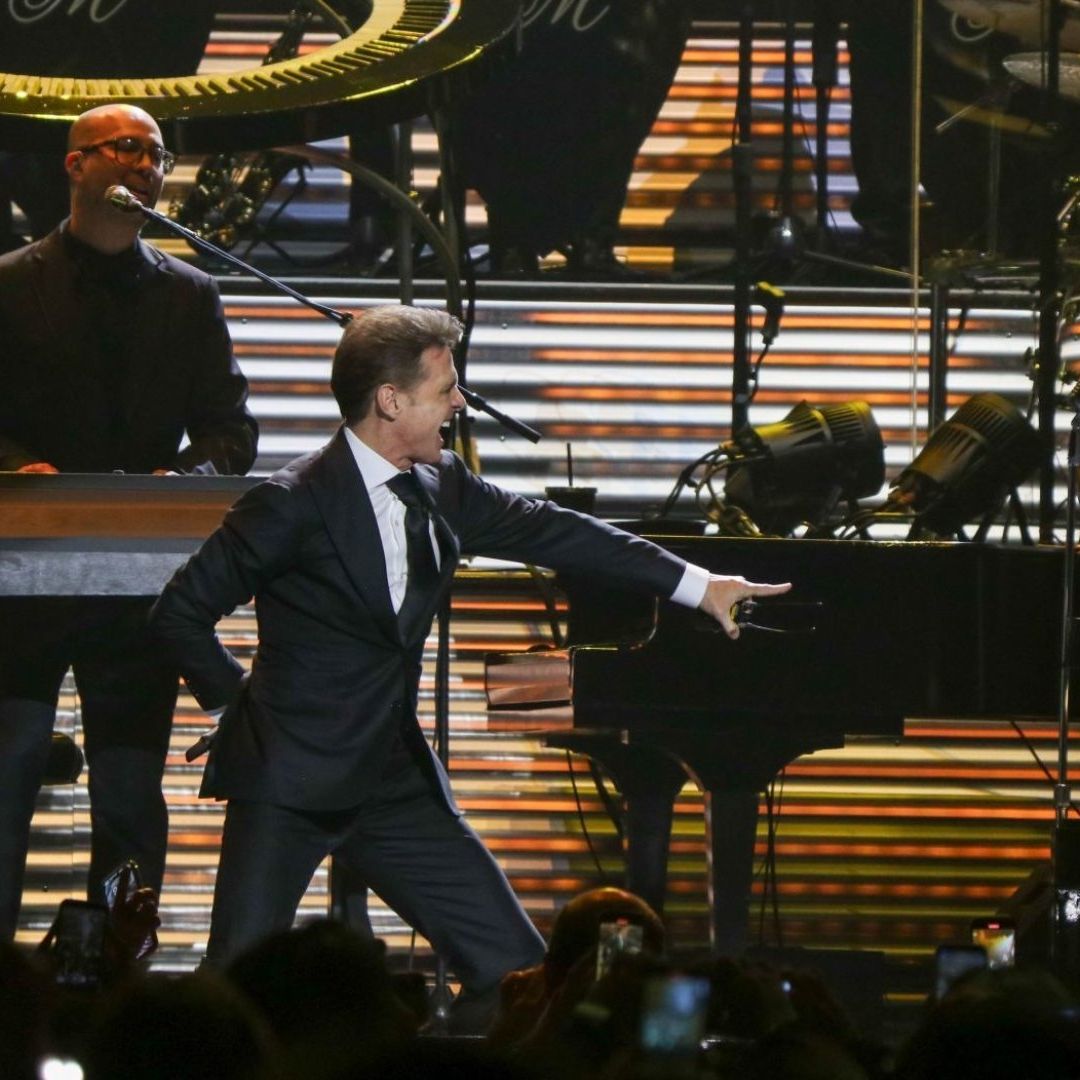 Luis Miguel Brilla en la CDMX, 'El Sol' Arranca el Primero de Siete Conciertos