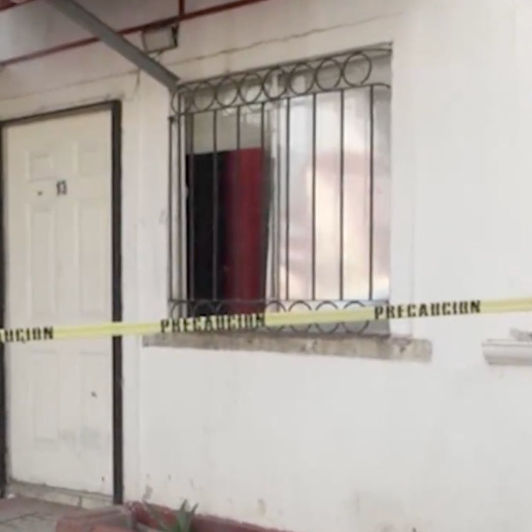 Hombre Balea la Casa de su Exesposa en un Ataque de Celos