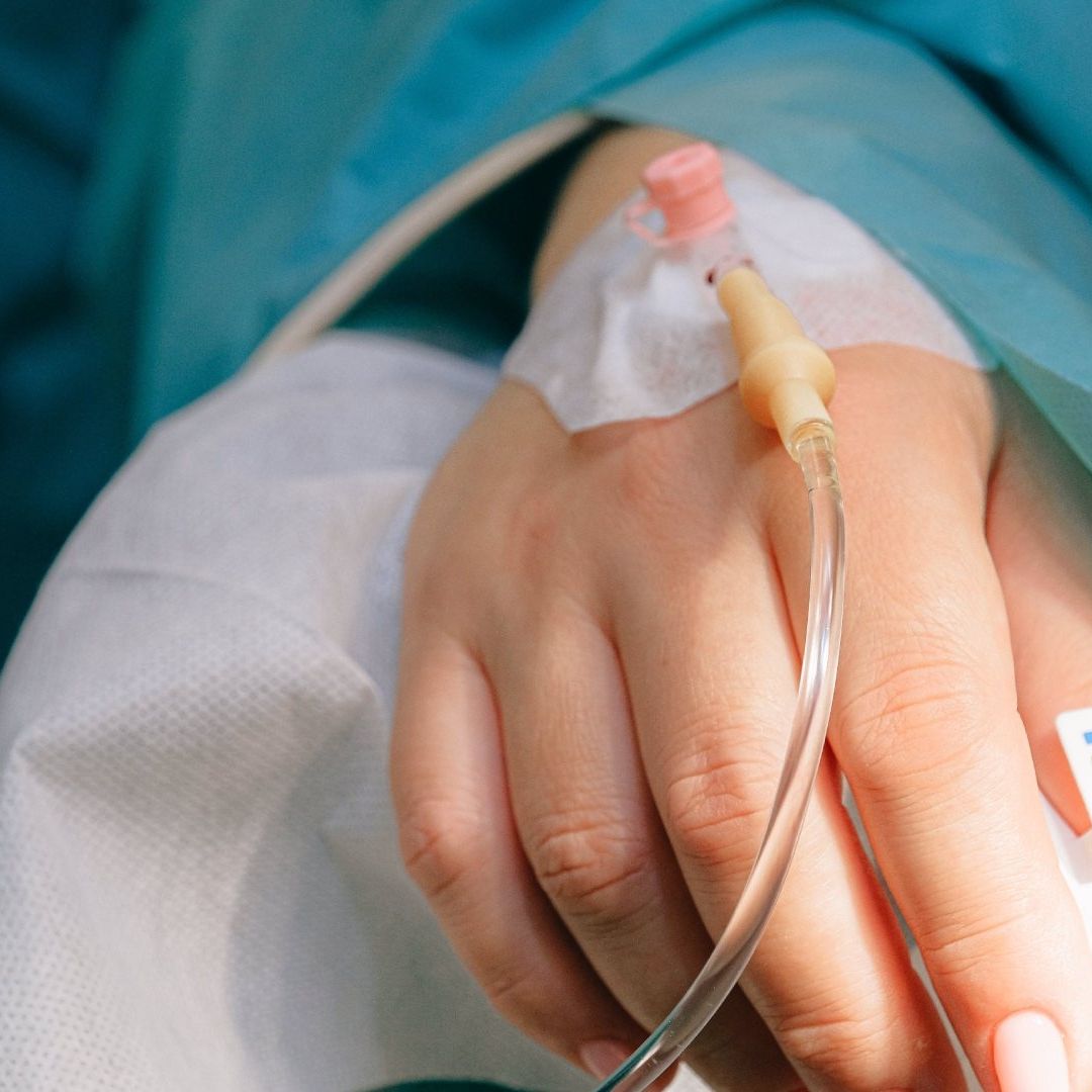 Niña Muere Electrocutada al Intentar Salvar a su Hermanito