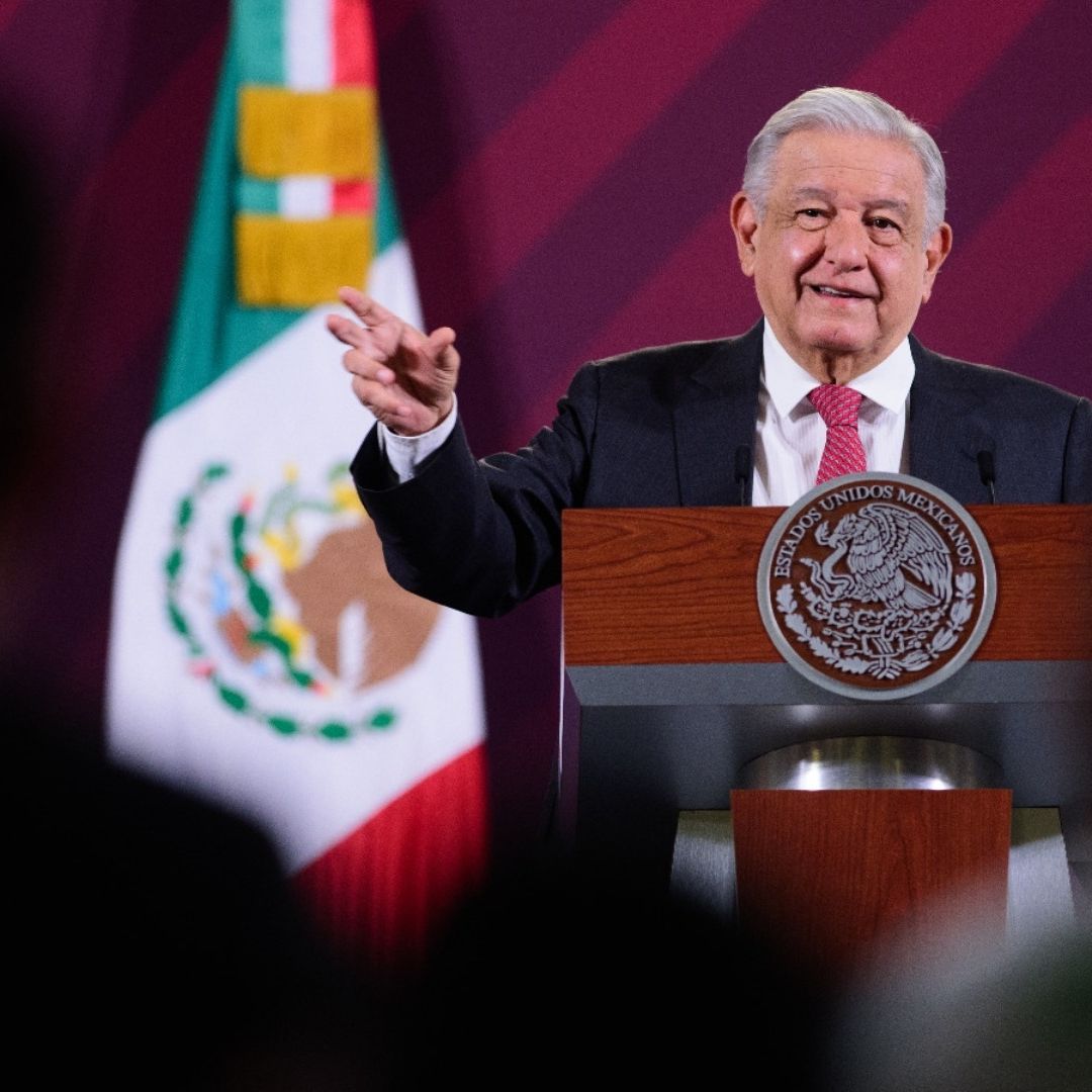 El presidente Andrés Manuel López Obrador presenta su mañanera desde Palacio Nacional