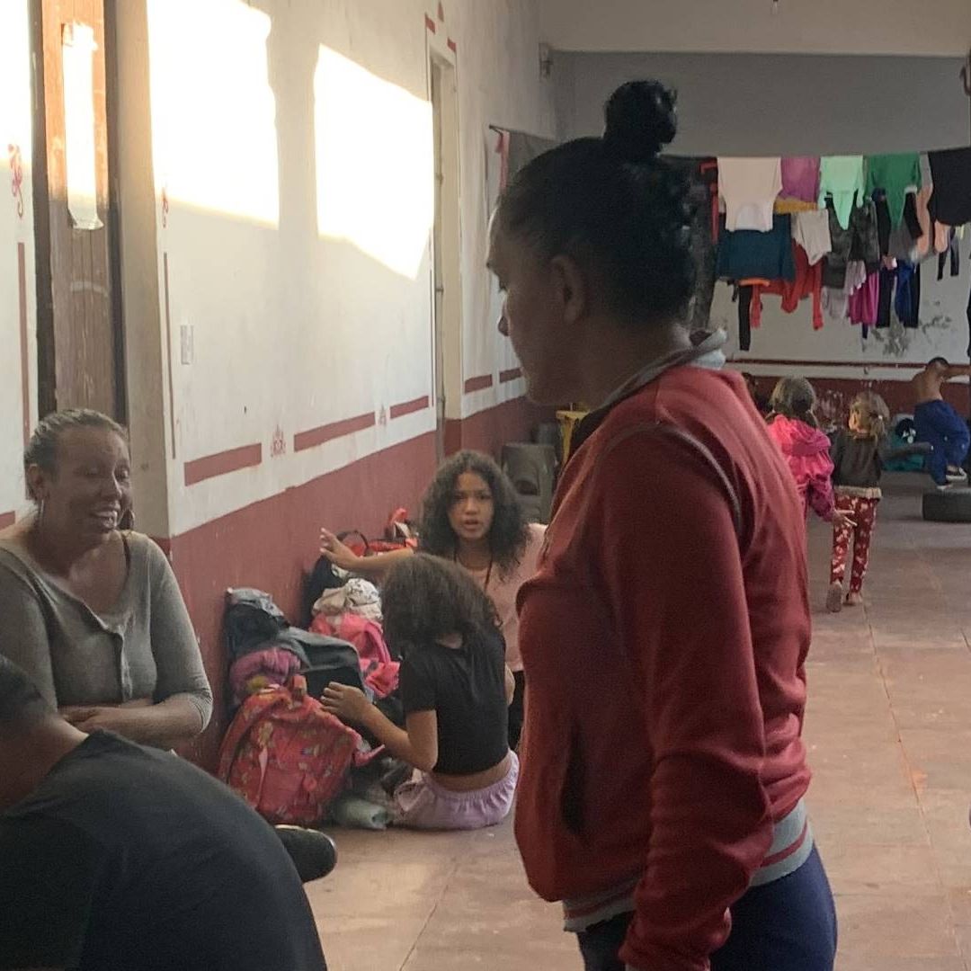La iglesia de La Soledad en la zona de la Merced se encuentra rebasada por la llegada de migrantes