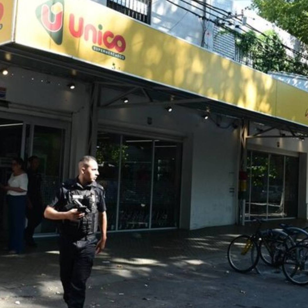 Para la policía, esto no fue un hecho "al azar", sino que los ladrones sabían lo que buscaban, por lo que se ha interrogado al entorno familiar