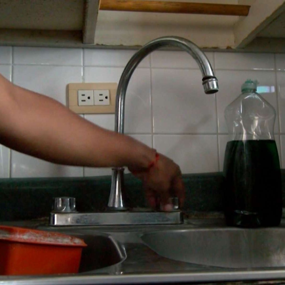 Ciudadanos Acusan a Agua y Drenaje de MTY por Enfermedades Gástricas