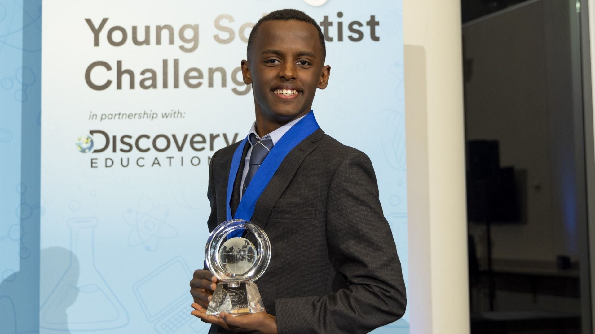 Joven de 14 Años Crea Jabón para Combatir el Cáncer de Piel