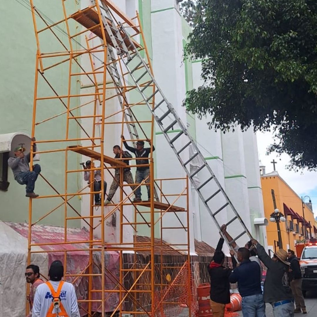 El hombre realizaba trabajos de mantenimiento en la Iglesia del Niño Cieguito cuando estuvo a punto de caer al vacío.