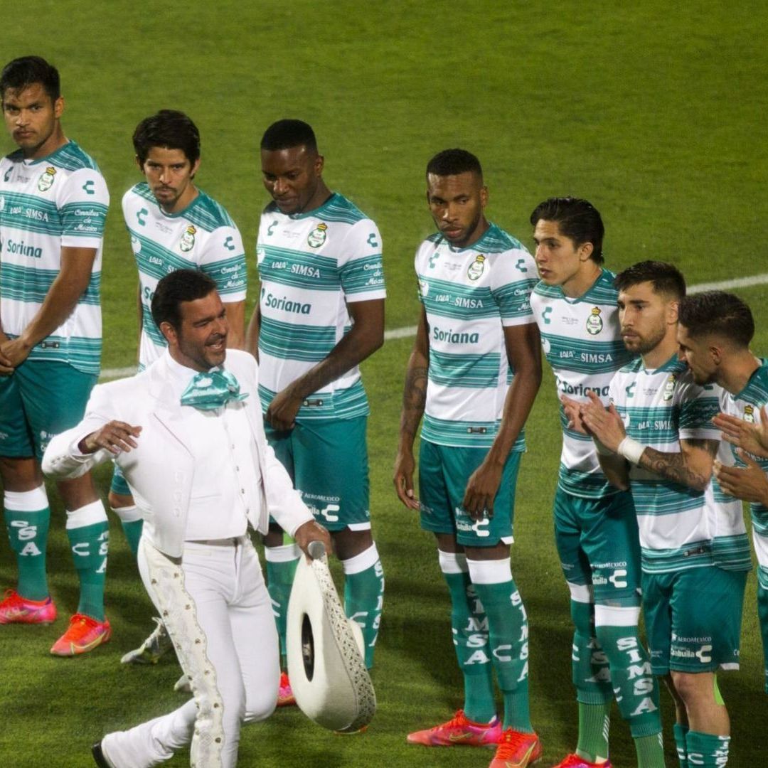 Famosos que se han equivocado en el Himno Nacional
