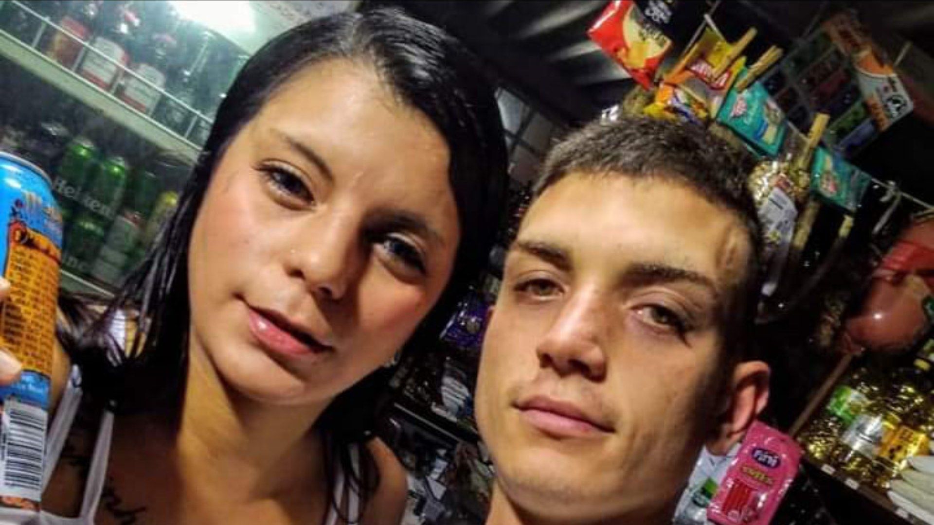 La mujer encontró contenido explícito de su papá y su esposo juntos en la galería de fotos