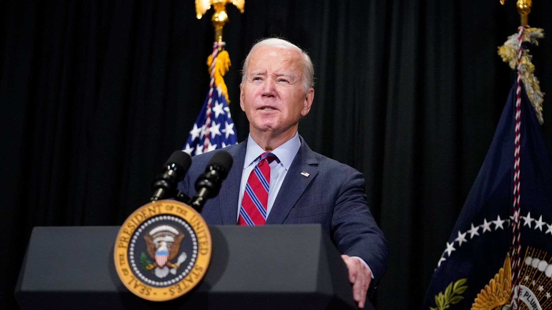 Joe Biden en conferencia en Nantucket, Massachusetts.