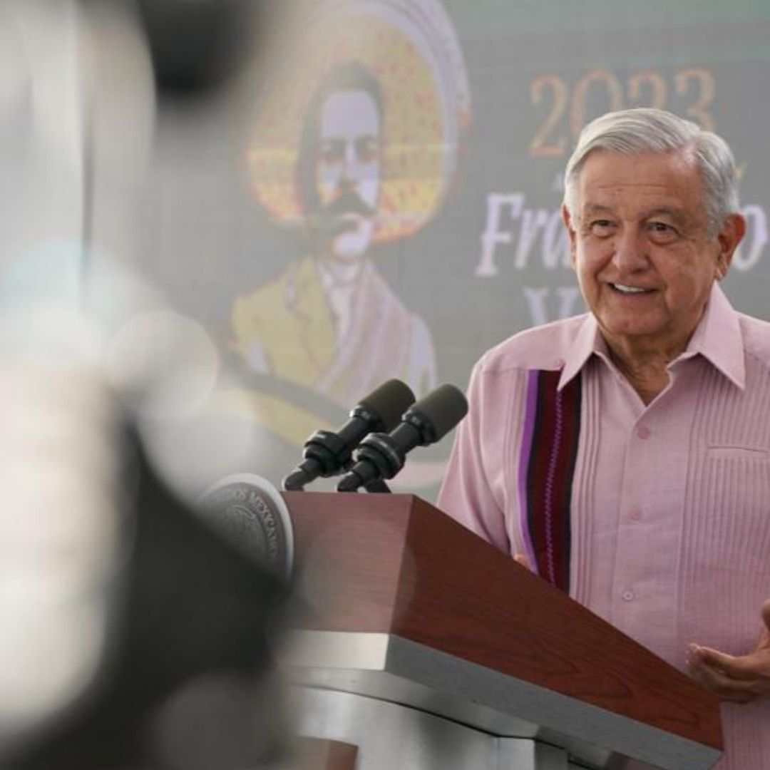 El presidente López Obrador en conferencia mañanera desde Oaxaca.