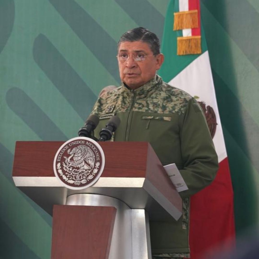 Luis Cresencio Sandoval señaló que 'El Nini' ordenó ataques contra familias de militares.