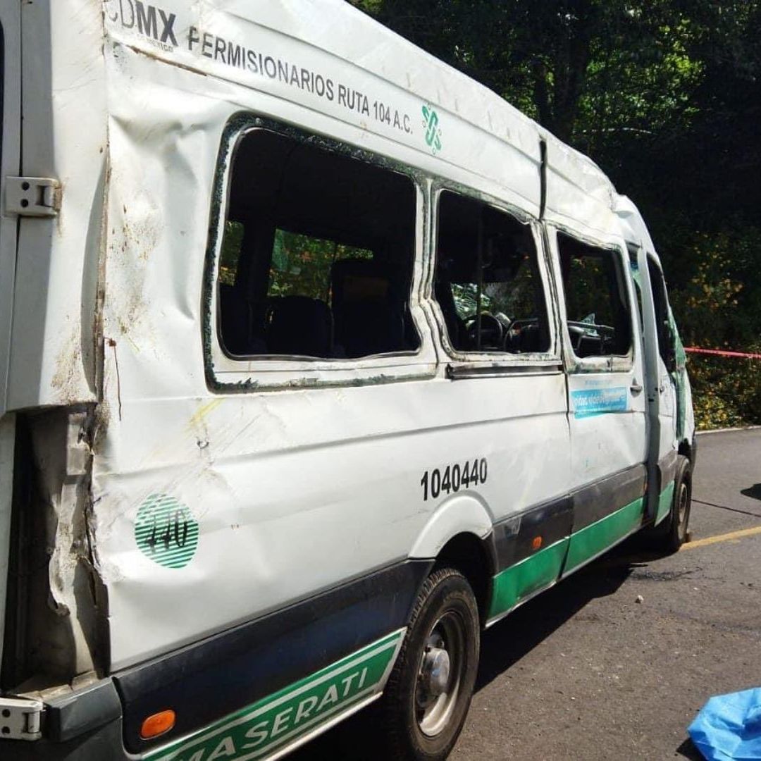 Vuelca Camioneta con Peregrinos que Iban al Santuario de Chalma; Hay 3 muertos y 23 heridos