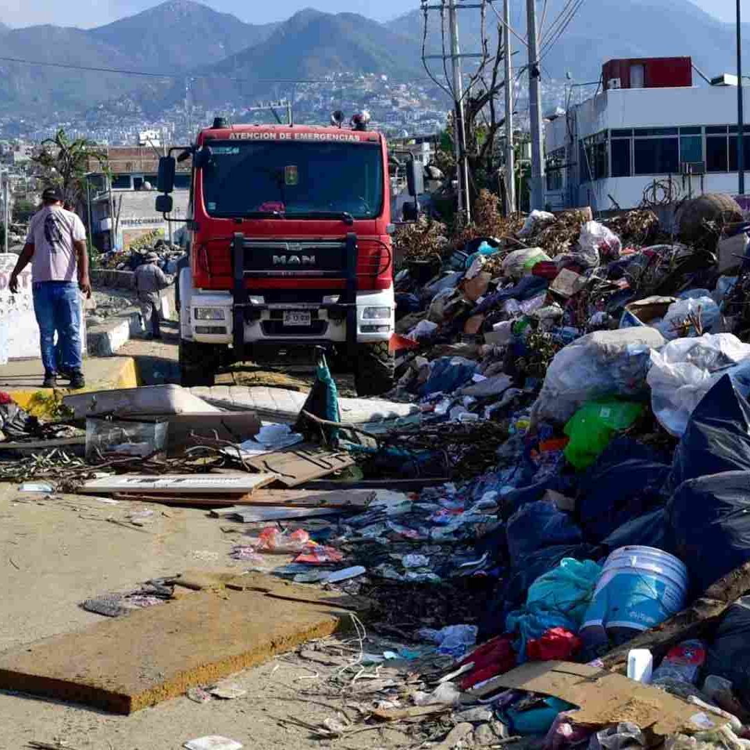 A un mes de Otis el desastre no se borra y la basura tampoco