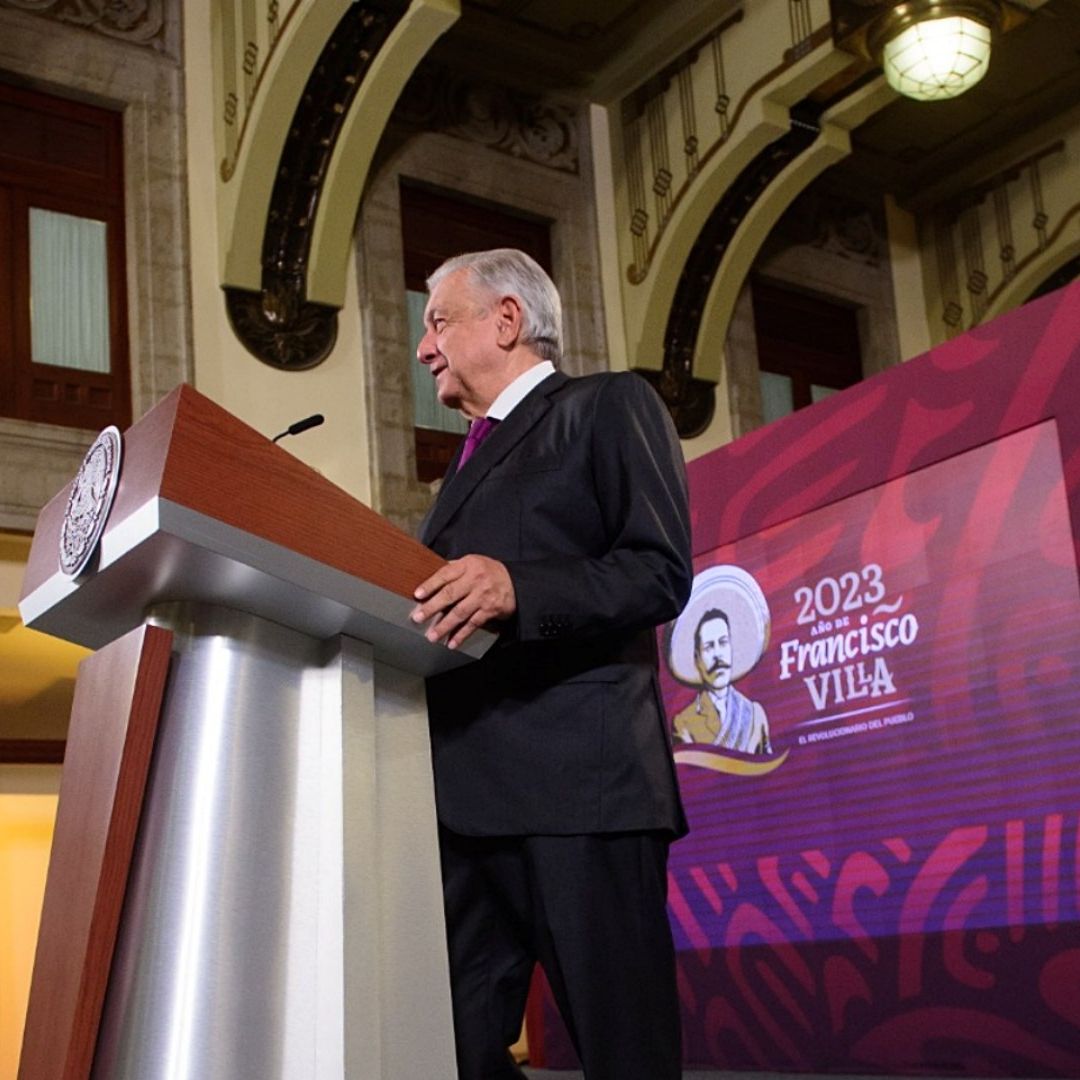 El presidente Andrés Manuel López Obrador presenta su mañanera desde Palacio Nacional