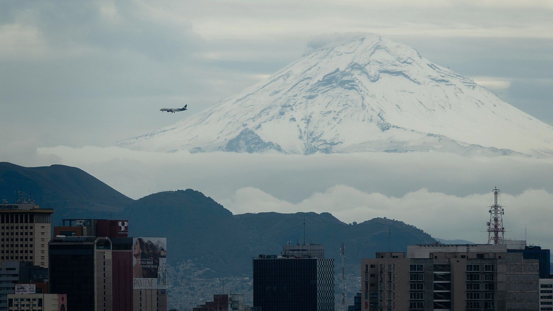 Seguirá caída de nieve y aguanieve en volcanes del centro del país