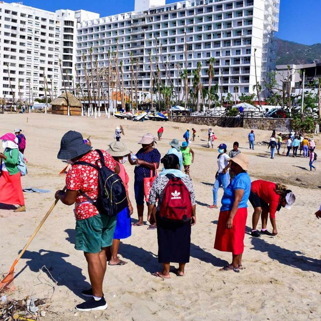 Limpieza de playas en Acapulco