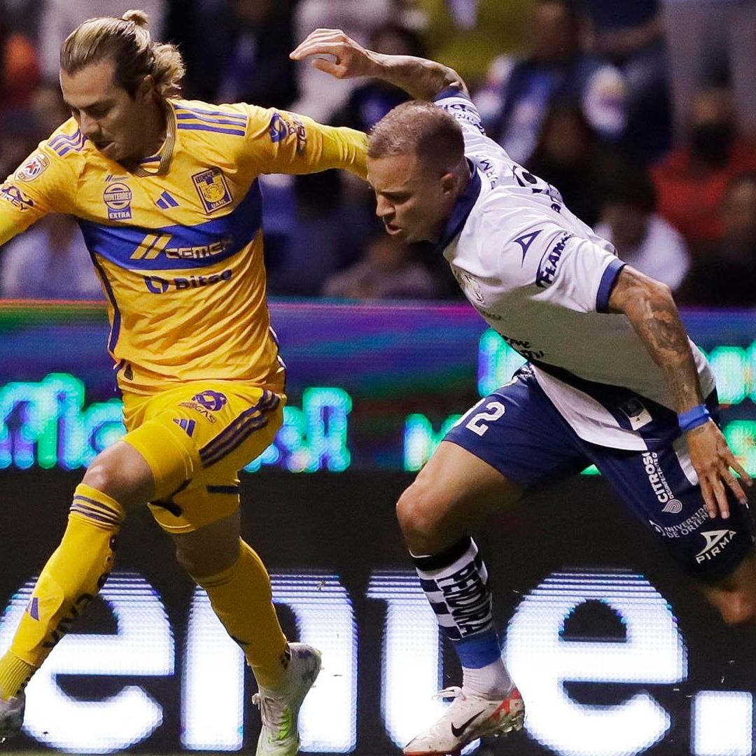 Sebastián Córdova estuvo muy activo en el ataque felino. Foto: EFE