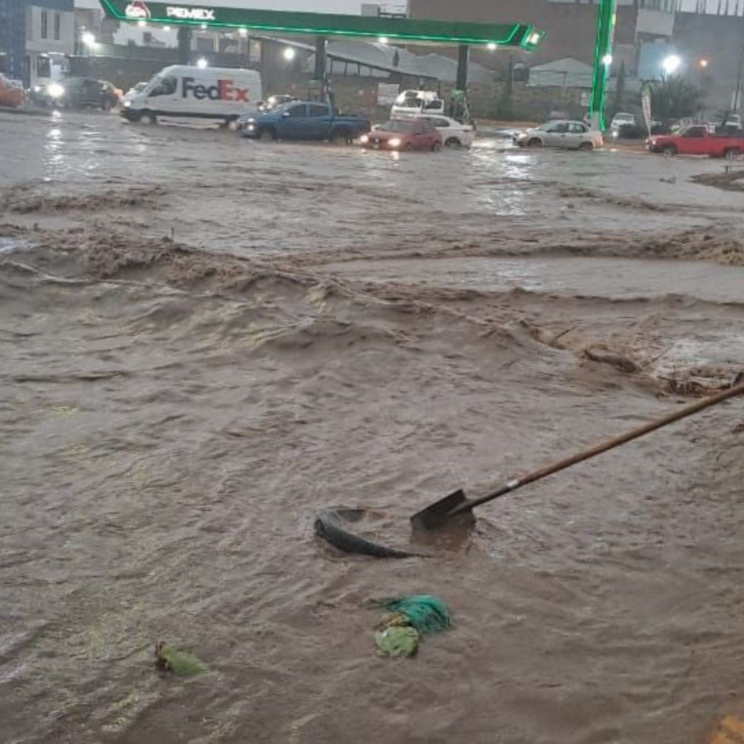 Tormenta Provoca Inundaciones y Colapsa Drenajes en Pachuca, Hidalgo