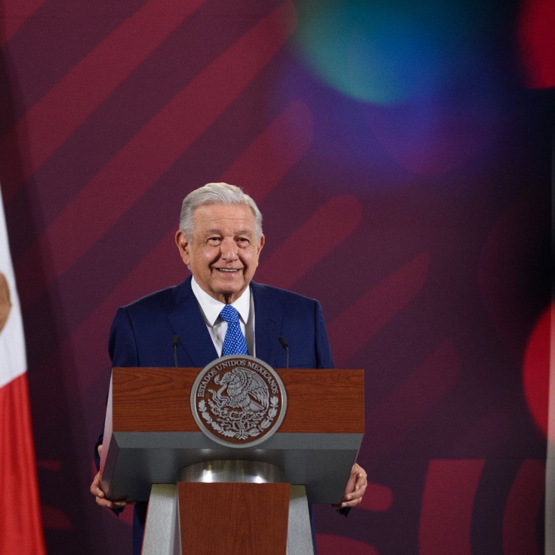 El presidente Andrés Manuel López Obrador presenta su mañanera desde Palacio Nacional