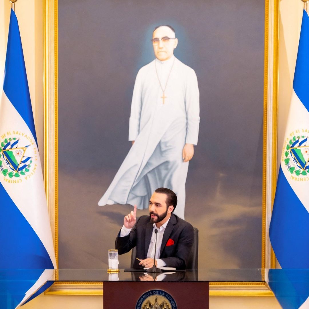 Bukele Cambia Descripción en X de Presidente de El Salvador a 'Rey Filósofo'