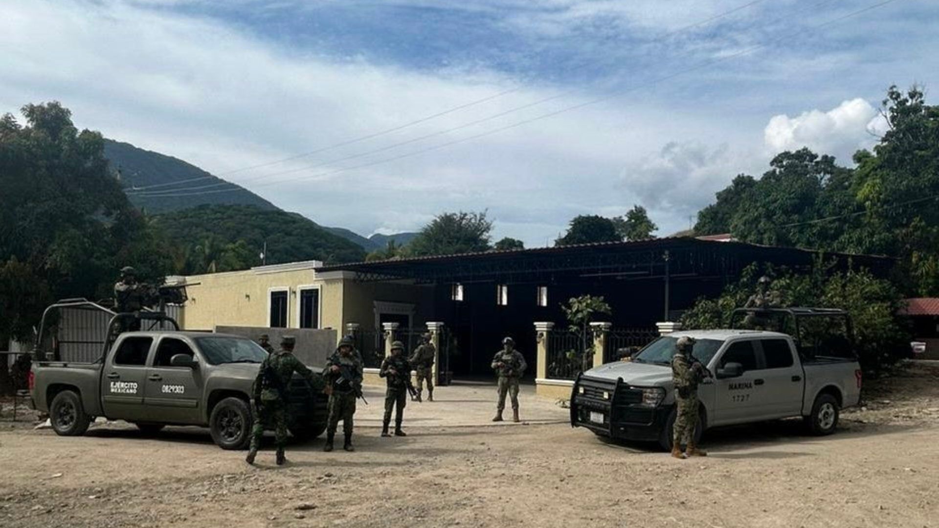 Tanto las especies como el material asegurado, fueron puestos a disposición ante la Fiscalía General de la República