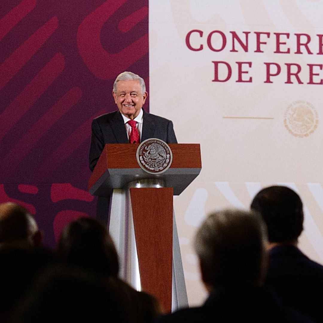 El presidente Andrés Manuel López Obrador presenta su mañanera desde Palacio Nacional