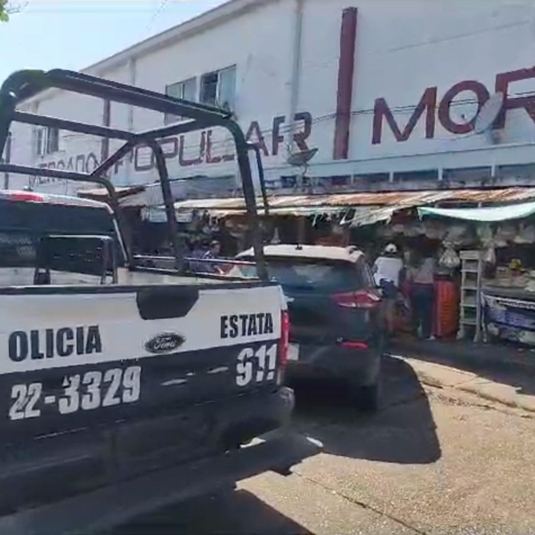 Balean a Franelero en Mercado Morelos de Coatzacoalcos