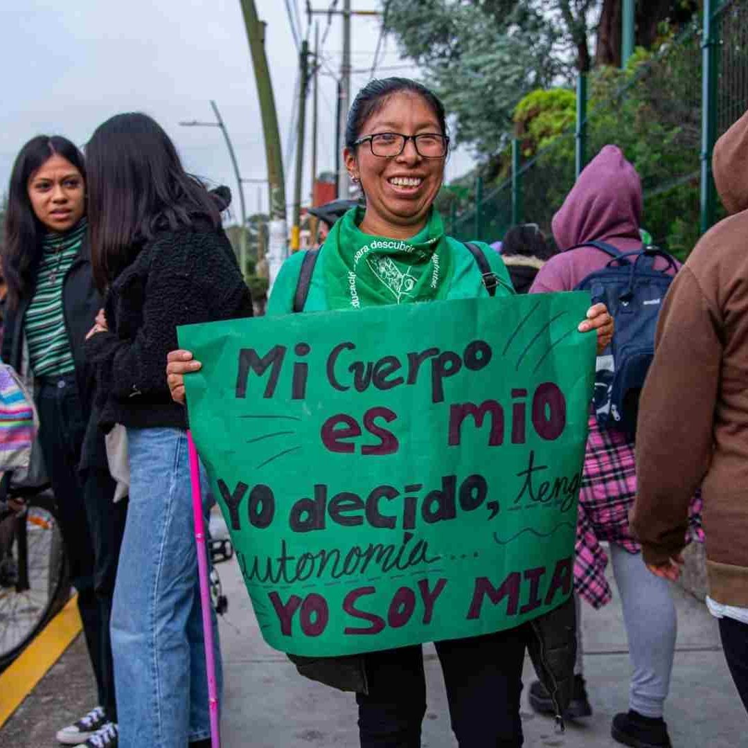 Protesta por la falta de derecho de acceso al aborto