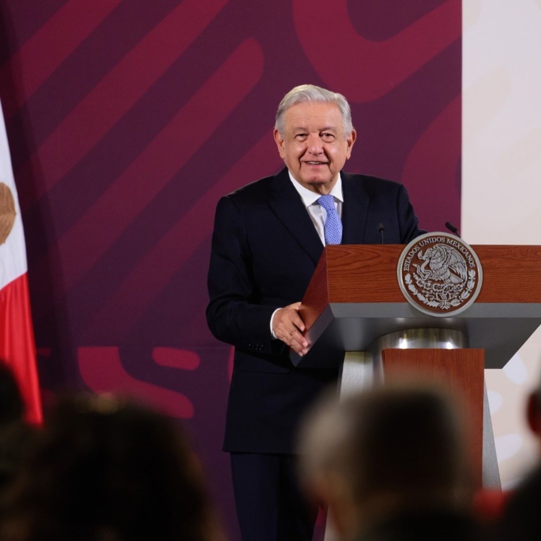 Andrés Manuel López Obrador pide abrir debate sobre reducción de jornada laboral