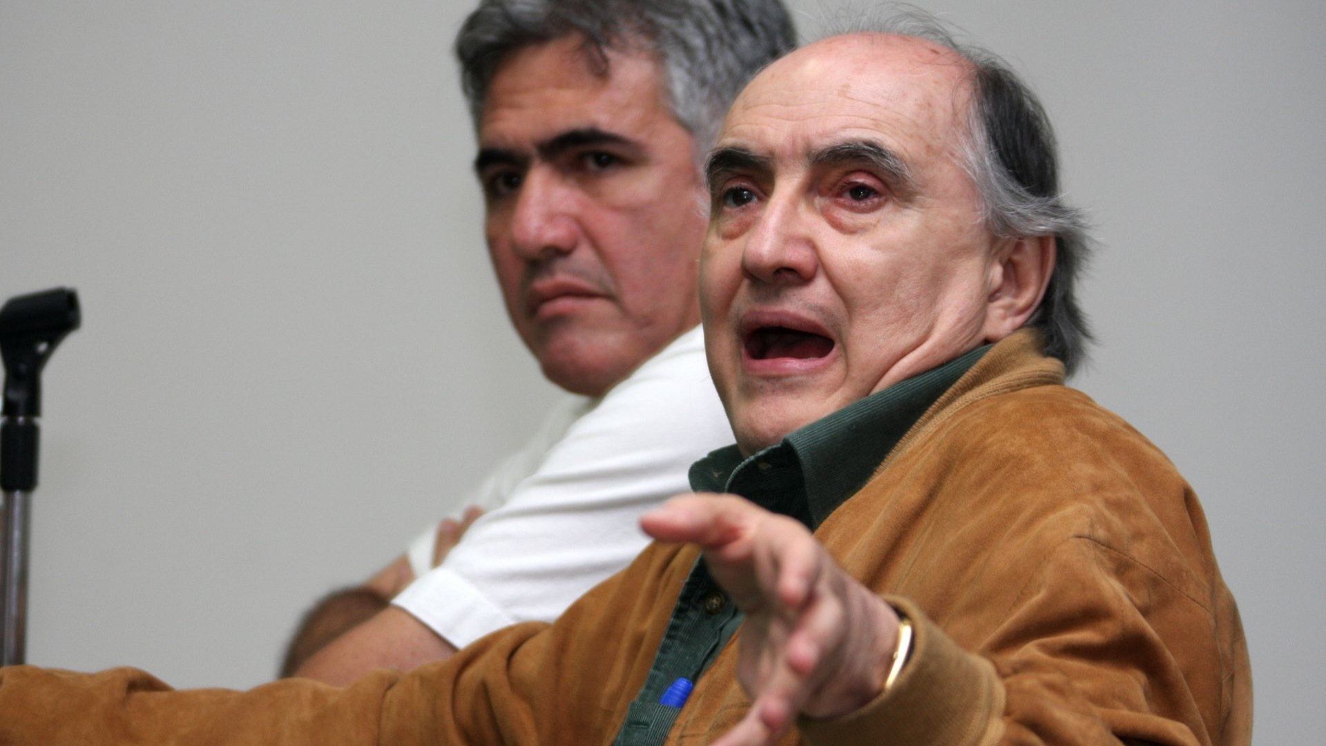 Alfredo Jalife en la presentación de un libro en 2008.