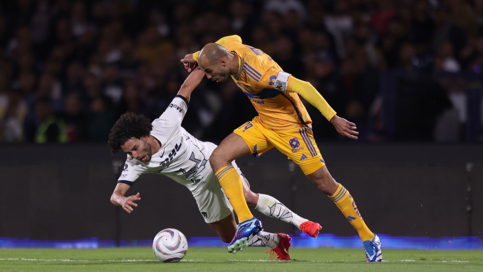 Tigres Consigue Llevarse la Ventaja Ante Pumas en la Semifinal de la Liga MX