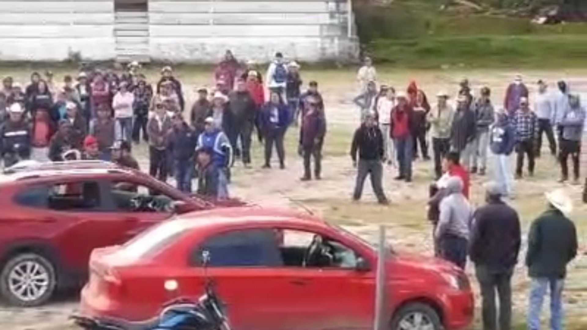 Pobladores de Texcaltitlán dan testimonio de las extorsiones que padecían
