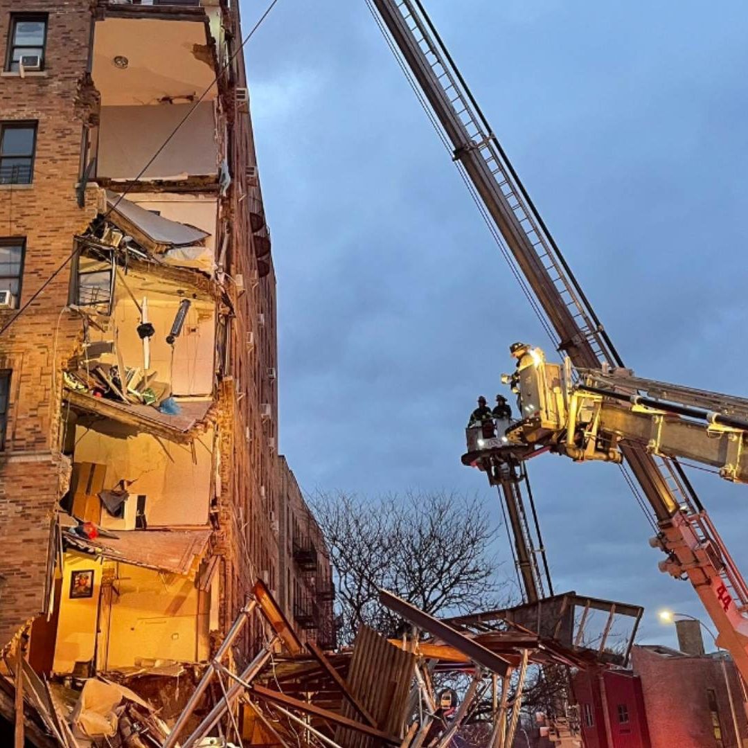 En la ciudad de Nueva York, un edificio se colapsó en el Bronx. Foto: X @FDNYFC