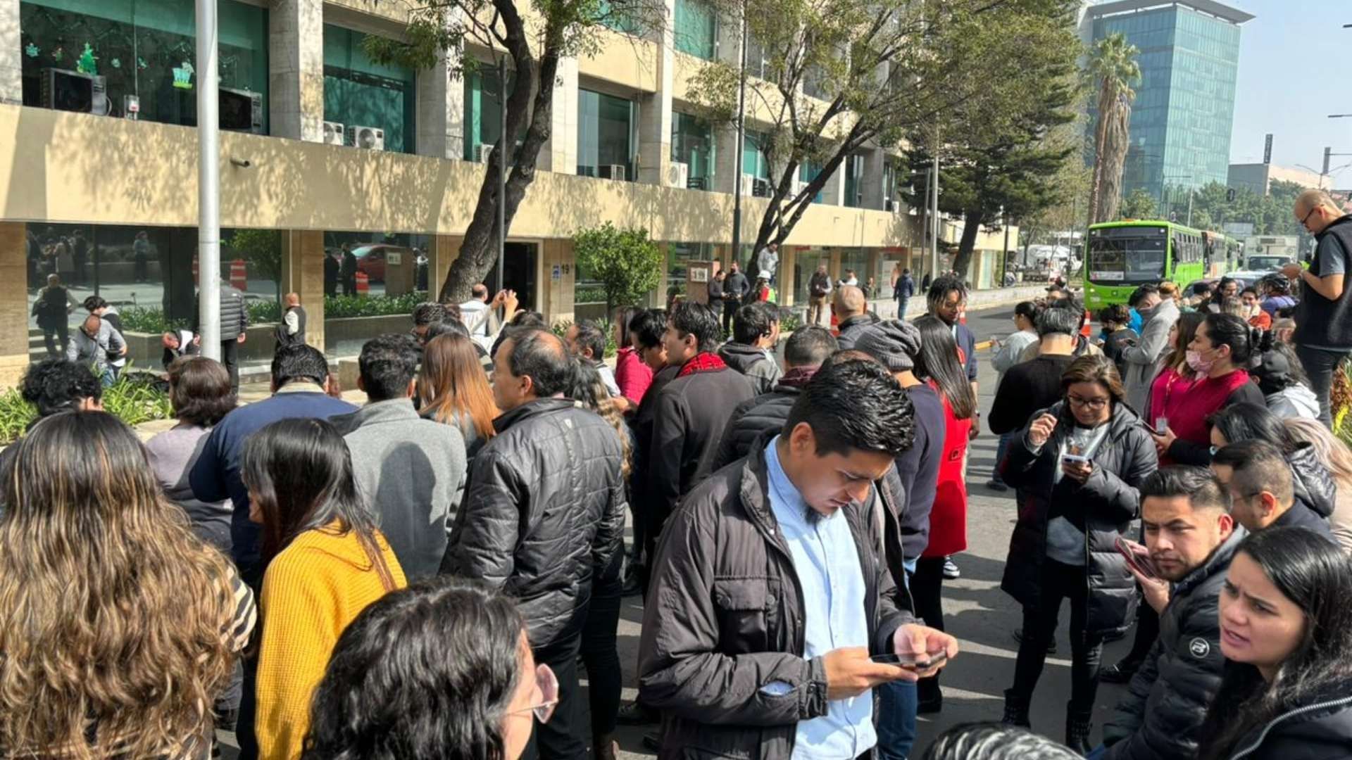Se desalojaron edificios por el sismo registrado