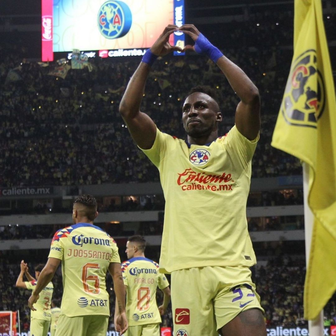 Aficionados del América acampan en el Estadio Azteca, a pesar del frío