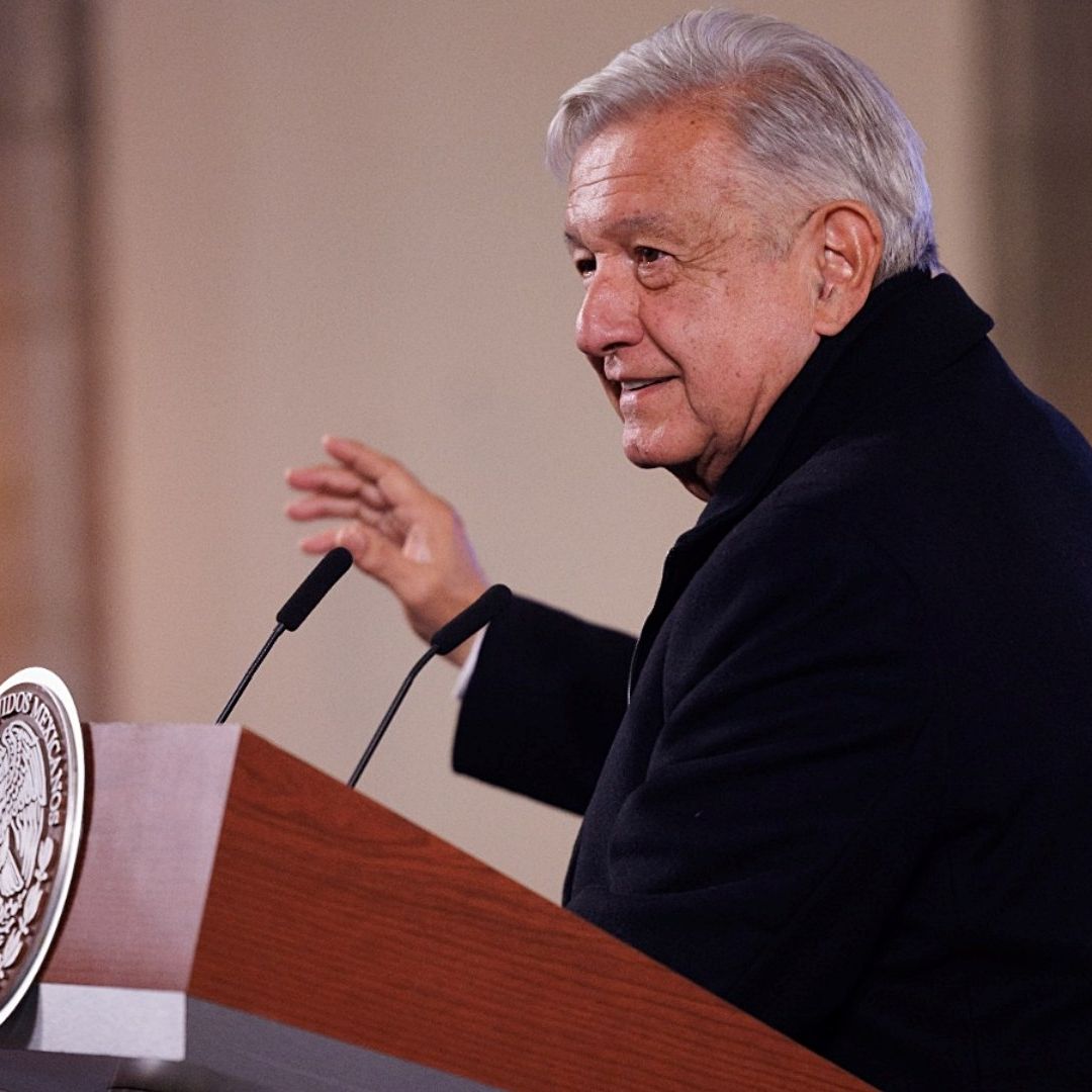 El presidente Andrés Manuel López Obrador presenta su mañanera desde Palacio Nacional