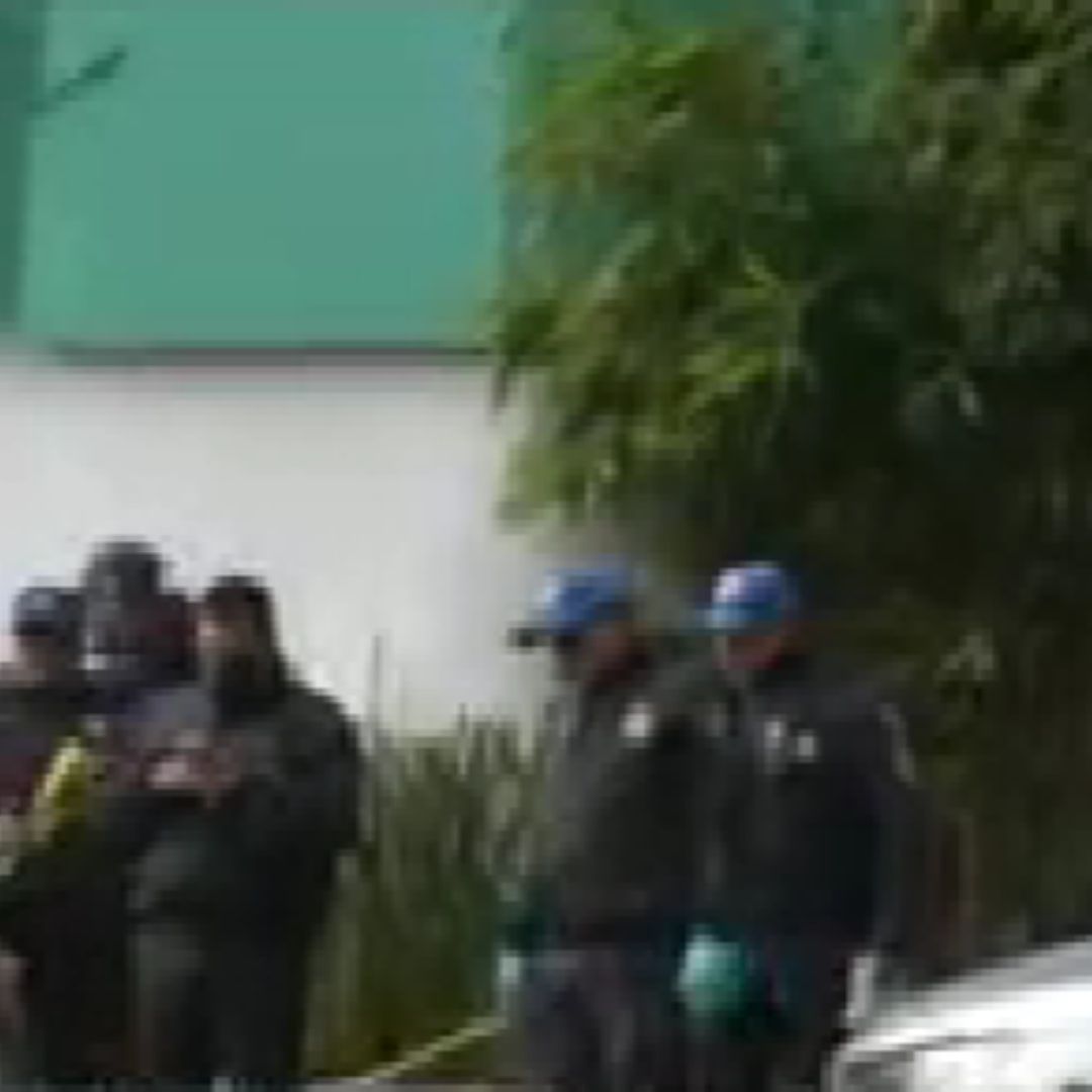 Muere policía en Cuajimalpa al lado de su patrulla