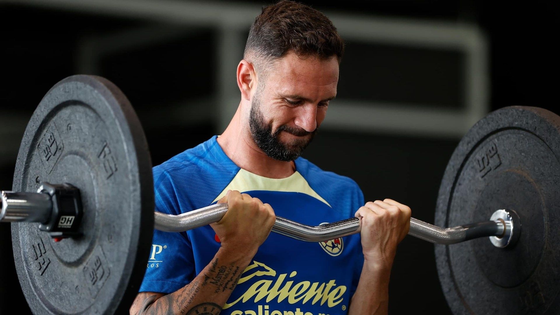 Miguel Layún pondrá fin a 16 años de carrera en el futbol. Foto: Facebook: Miguel Layún