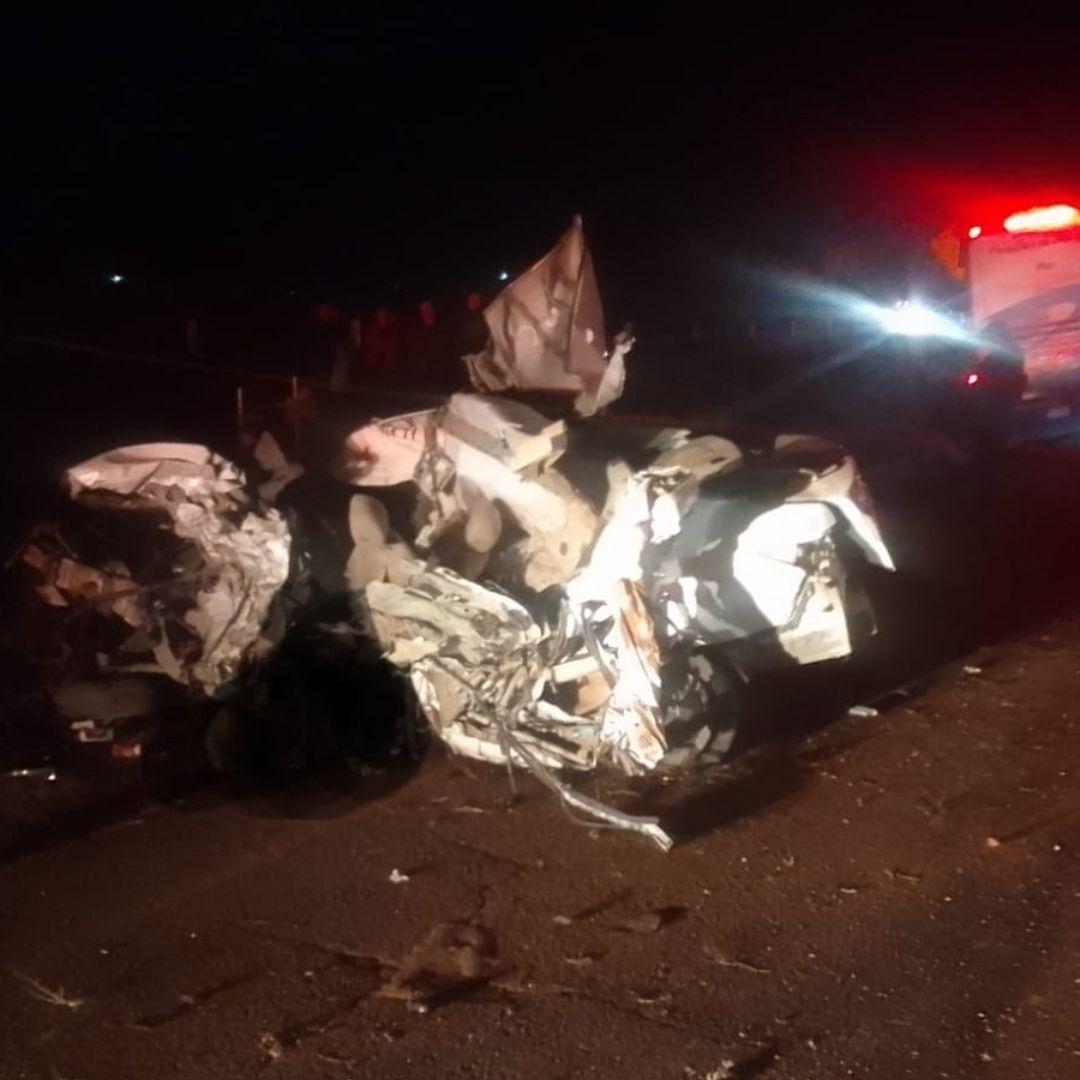 Autobús y vehículo se impactan de frente en Zacatecas; hay 3 muertos