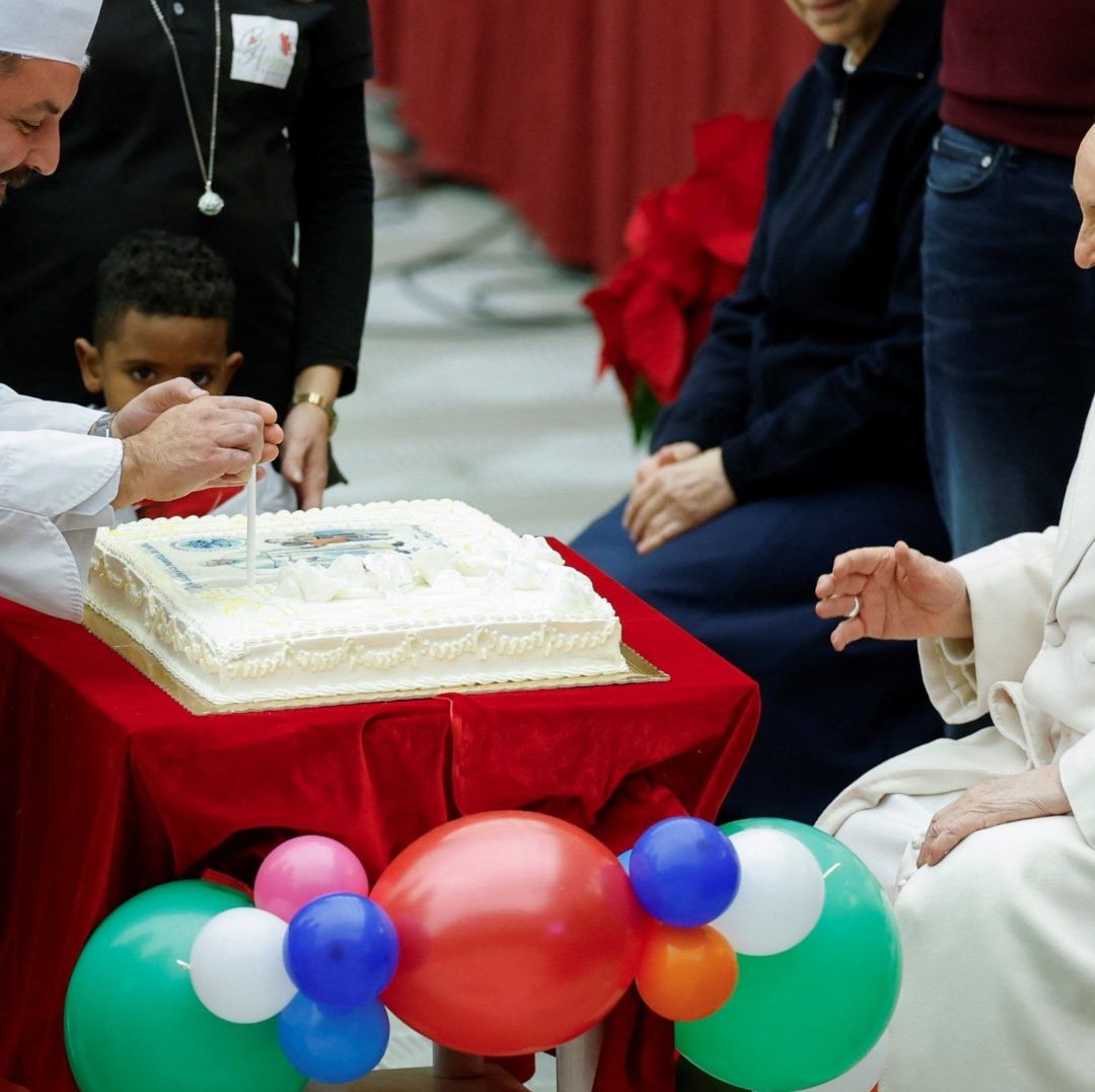 Papa Francisco Cumple Hoy 87 años y lo Celebra con Niños de un Hospital en el Vaticano