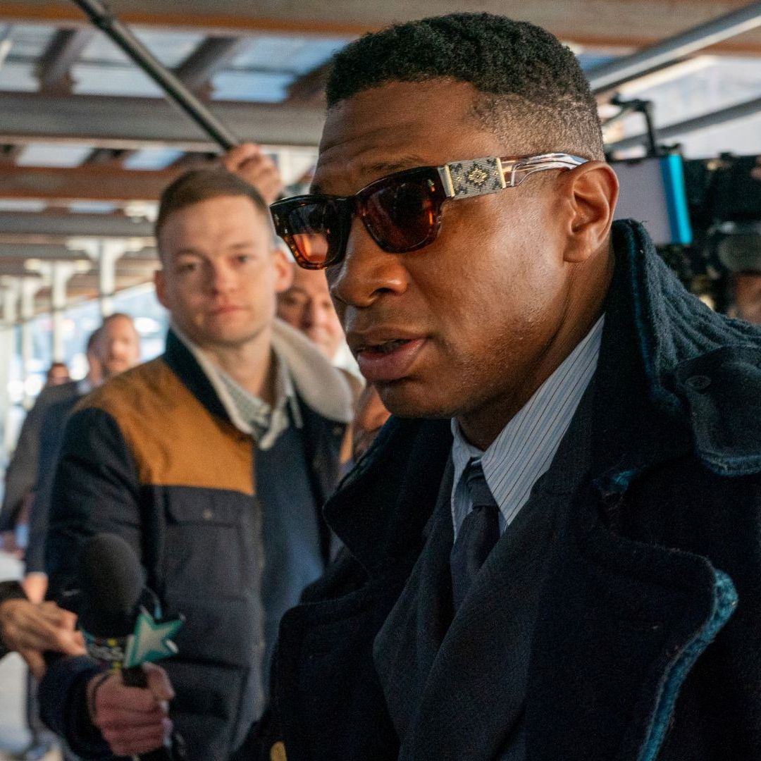 Actor Jonathan Majors es declarado culpable de acoso y agresión