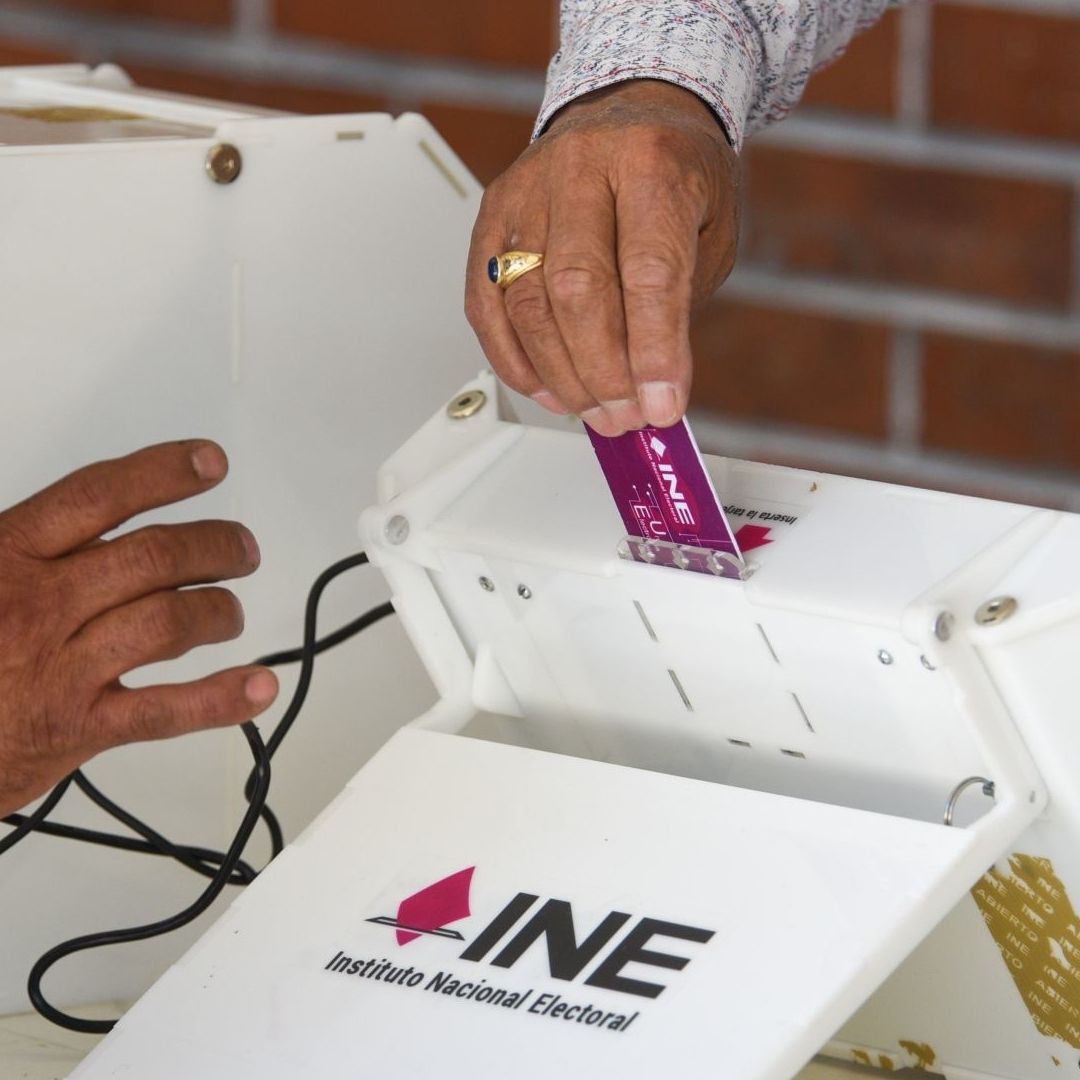 Urna electrónica del INE