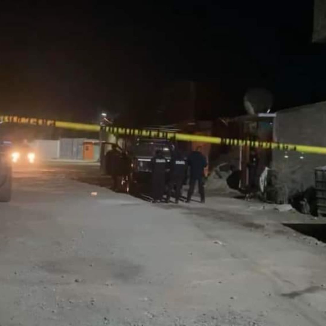 Un joven asesinó a puñaladas a un hombre, y al lugar llegó la mamá del presunto homicida quien sufrió un infarto.