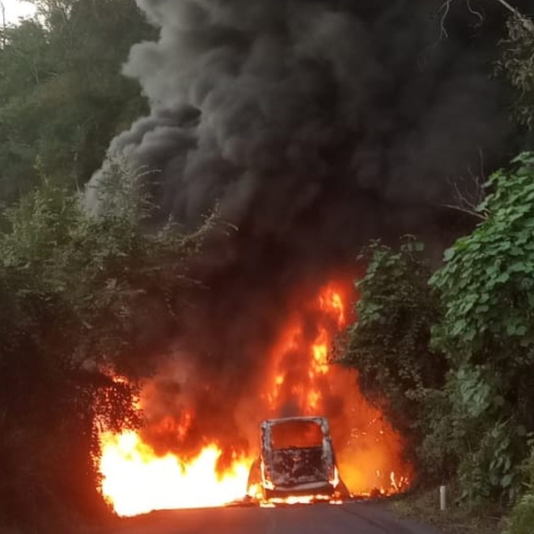 Se incendia autobús de pasajeros en carretera Xalapa