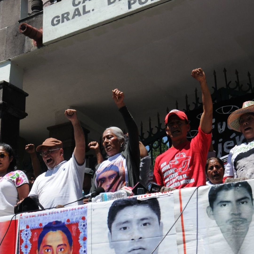 Jueza Ratifica Prisión Preventiva para 8 Militares por Caso Ayotzinapa