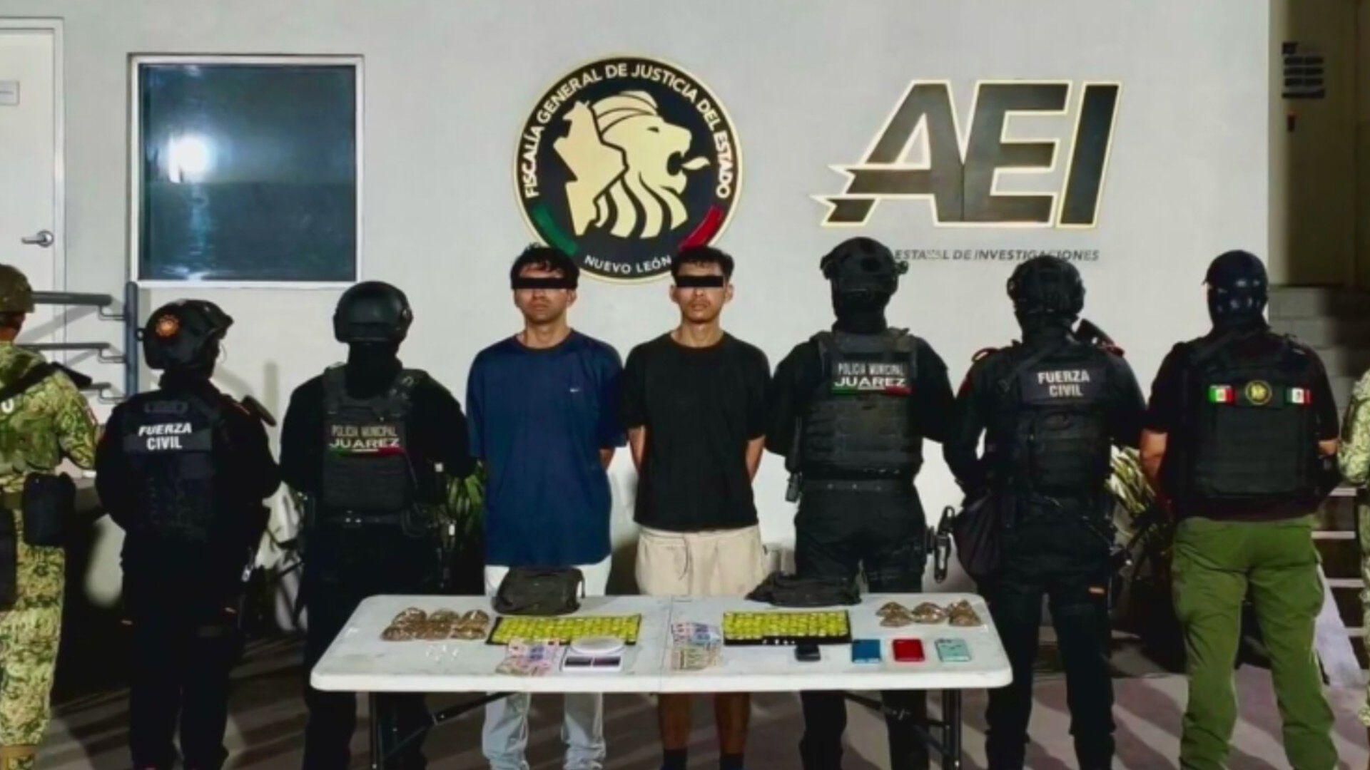 Detienen a Dos Hombres con Droga e Investigan a Uno por Crimen en ...