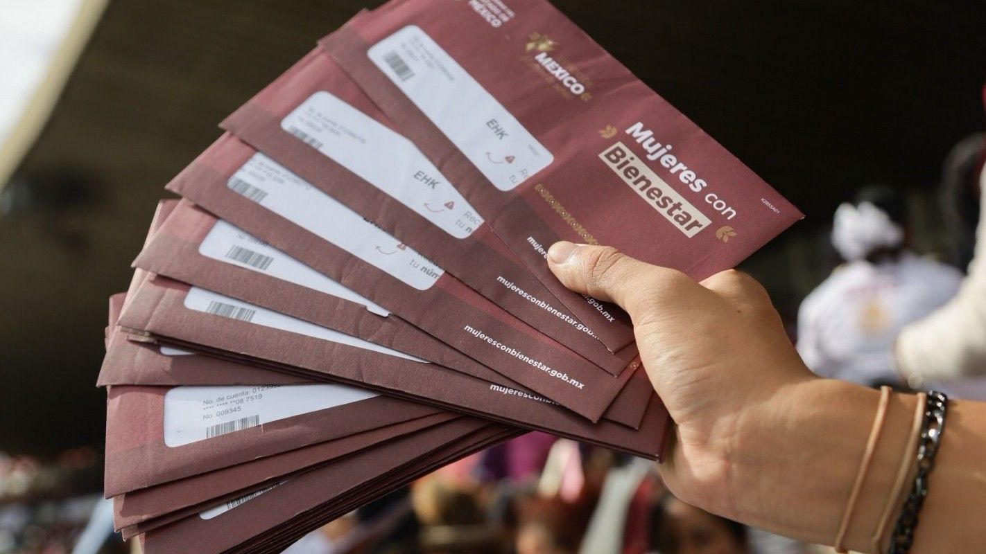 En qué bancos se puede retirar dinero de la tarjeta de Mujeres con Bienestar Edomex