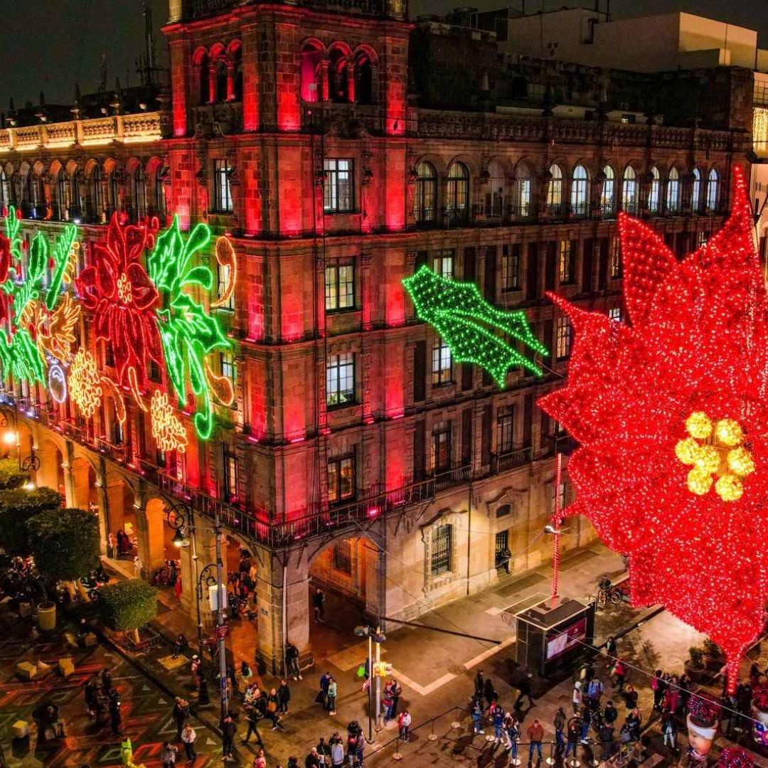 Turistas extranjeros pasan la Navidad en México