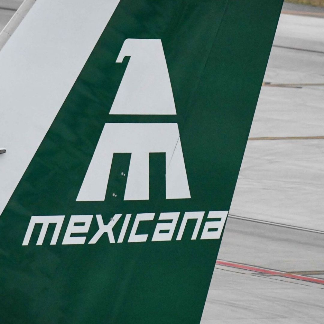 Pasajera celebra bajos costos de Mexicana