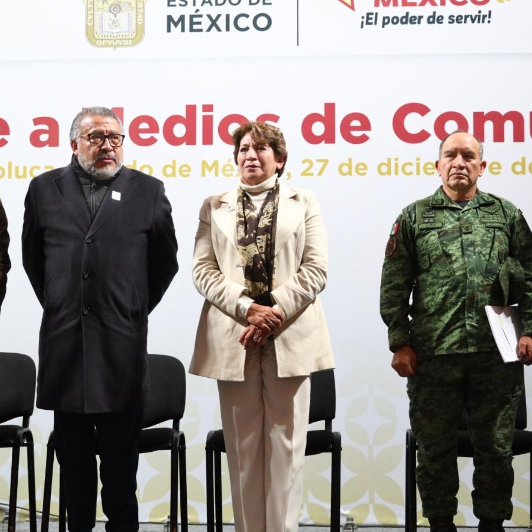Autoridades del Edomex durante el informe de las acciones en Texcaltitlán