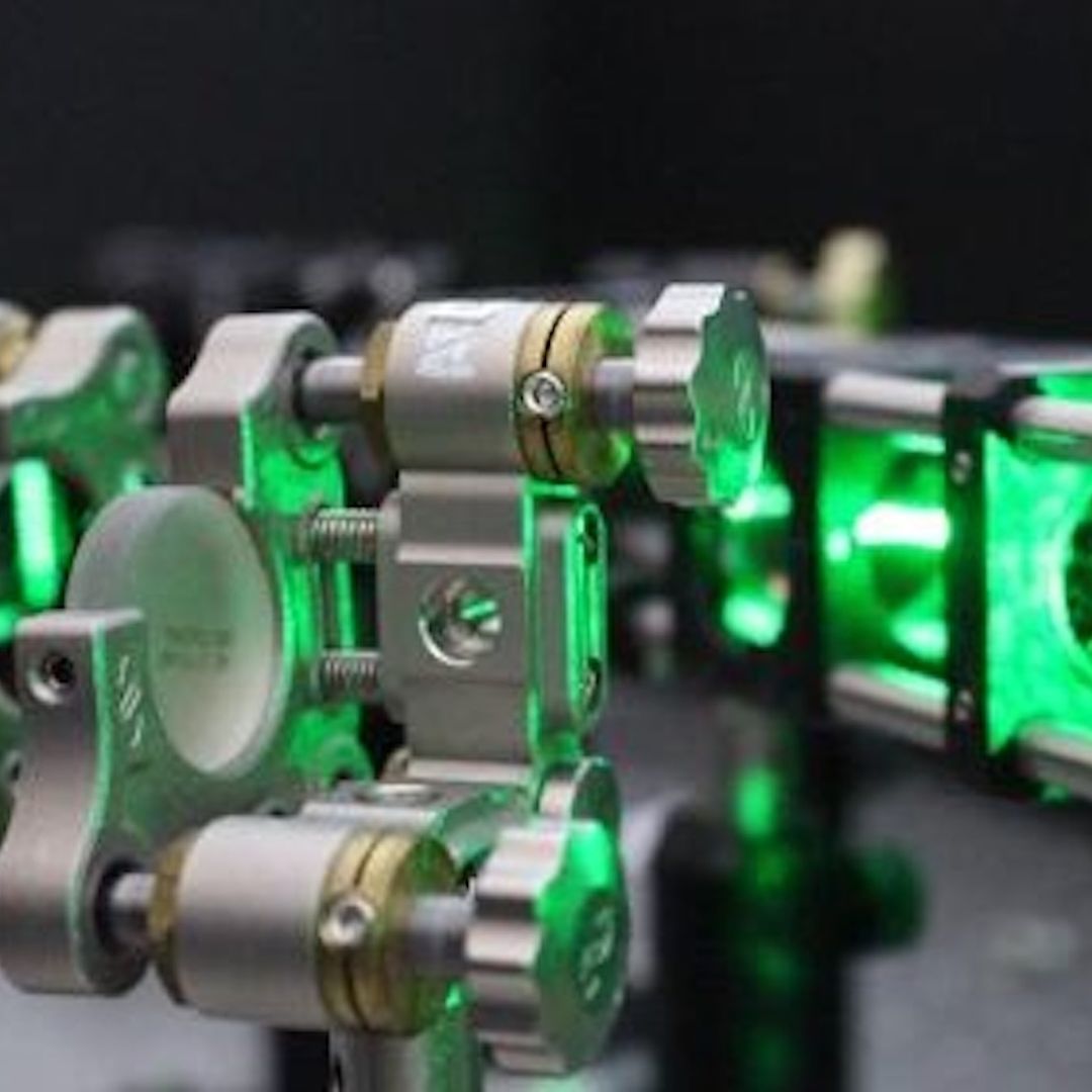 Experimento busca unir la física cuántica y la relatividad